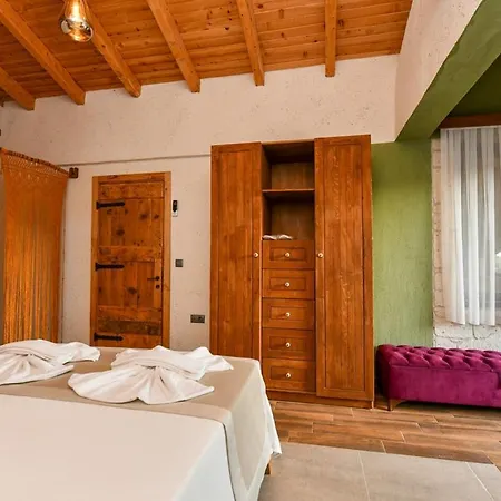 Iskenderun Sleeps 4 With Pool Air Con And Wifi * Fethiye