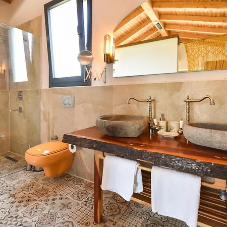 Iskenderun Sleeps 4 With Pool Air Con And Wifi Villa *