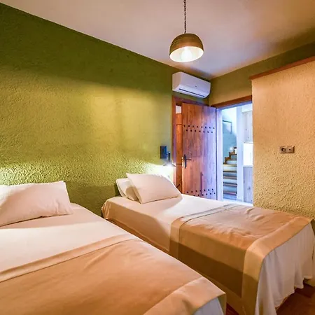 Iskenderun Sleeps 4 With Pool Air Con And Wifi Villa